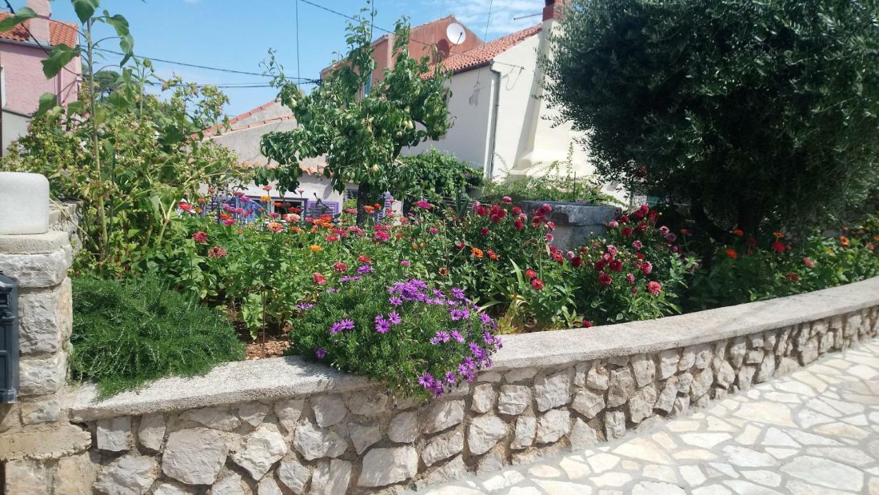 Apartmani Antonio Veli Lošinj Exteriör bild